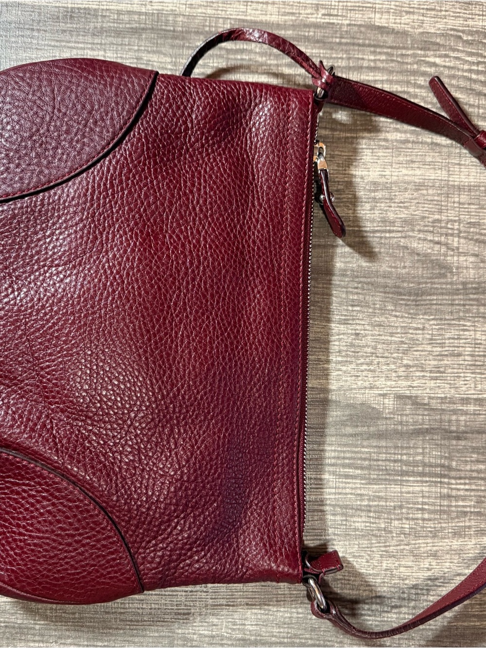 Salvatore Ferragamo Burgundy Pebbled Leather Shoulder Bag - Picture 5 of 7